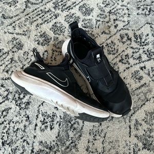 Nike boys slip on tennies